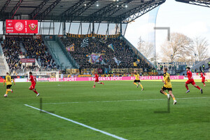Endstand Anzeigentafel Rot-Weiss Essen - Dynamo Dresden 15.03.2025