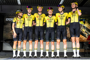 TEAM VISMA LEASE A BIKE: Tour de Romandie Feminin - 1. Stage