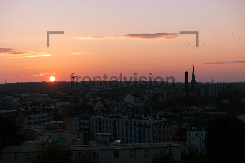 Flutlichtmasten Ostseestadion Rostock Sonnenuntergang