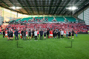 RWE Team vor den Essen Fans Easter Road Edinburgh 09.07.2025