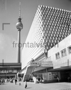 Ostberlin Fernsehturm, Centrum Warenhaus, Alex
