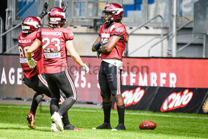Jubel nach Touchdown Rhein Fire vs. Frankfurt Galaxy ELF 21.08.2022