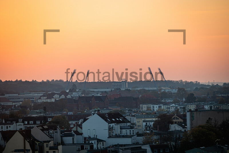 Flutlichtmasten Ostseestadion Rostock Sonnenuntergang