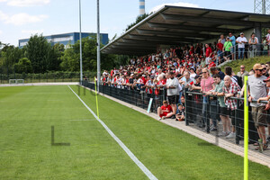 RWE Fans beim Trainingsauftakt Rot-Weiss Essen Saison 2025/2026