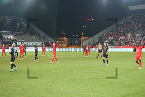 Jubel über Heimsieg Rot-Weiss Essen - SV Waldhof Mannheim 09.03.2025