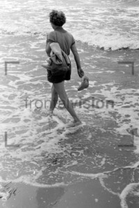 Frau Strandspaziergang 1958