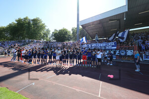 MSV Spieler und Fans jubeln über Derbysieg in Oberhausen
