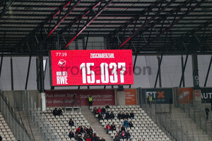 Zuschauerzahl Anzeigentafel Rot-Weiss Essen - Hannover 96 II 26.01.2025