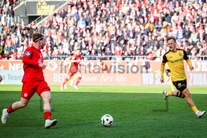 Dominik Martinovic im Angriff Rot-Weiss Essen - Dynamo Dresden 15.03.2025