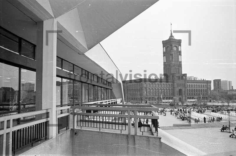 Park am Fernsehturm Rotes Rathaus Berlin