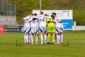 Mannschaftskreis vor Spiebeginn Wuppertaler SV gegen Fortuna Düsseldorf U23