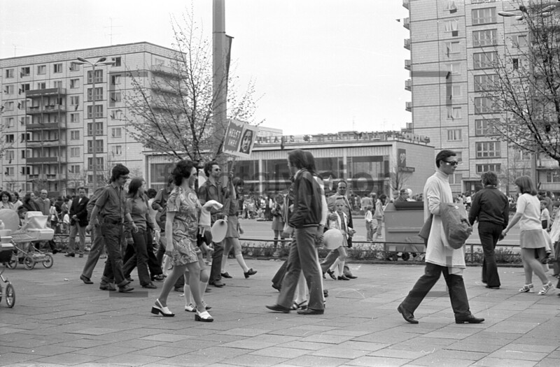 Schuhhaus Zentrum Karl Marx Allee 1973 Photo schuhhaus-zentrum-karl-marx-allee-1973-photo