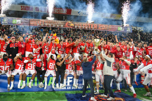 Meisterfeier Potsdam Royals ERIMA GFL Bowl Potsdam Royals Dresden Monarchs Spielfotos 12.10.2024