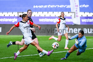 Carlotta Wamser Sophia Winkler Google Pixel Frauen Bundesliga SGS Essen Eintracht Frankfurt Spielfotos 06.10.2024