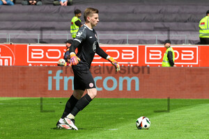 Felix Wienand RWE Torwart Rot-Weiss Essen - 1. FC Saarbrücken 26.04.2025