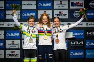 BRADBURY Neve, PIETERSE Puck, NIEDERMAIER Antonia: UCI Road Cycling World Championships - Zürich 2024