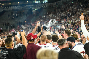 Rhein Fire feiert ELF Sieg Champion gegen Vienna Vikings 22.09.2024