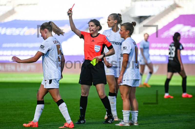 Janou Levels Google Pixel Frauen Bundesliga SGS Essen 1. FC Köln Spielfotos 11.05.2024