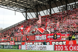 Stimmung, Support RWE Fans Westtribüne Rot-Weiss Essen - FC Ingolstadt