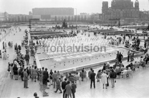Neptunbrunnen, Wasserkaskaden, Park Fernsehturm Berlin 1973